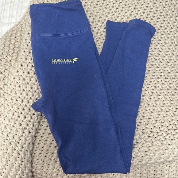 Fabletics leggings - Picture 2 of 3